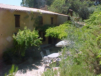 maison location de vacances meyreuil
